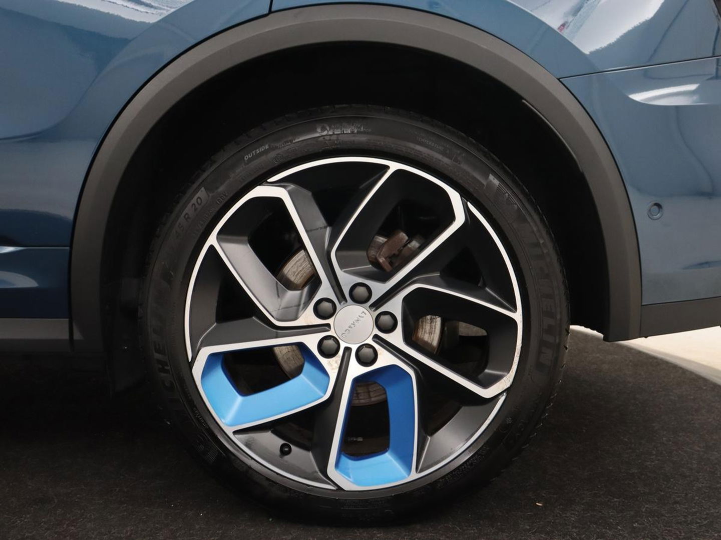 Lynk & Co 01 1.5 Plug In | Panoramadak | Trekhaak | Infinity by Harman | Camera | Adaptive cruise | Stoelverwarming | Carplay | Memory | Full LED | PHEV