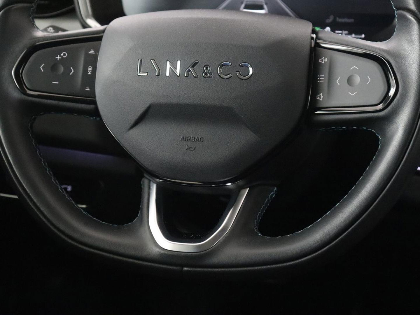 Lynk & Co 01 1.5 Plug In | Panoramadak | Trekhaak | Infinity by Harman | Camera | Adaptive cruise | Stoelverwarming | Carplay | Memory | Full LED | PHEV