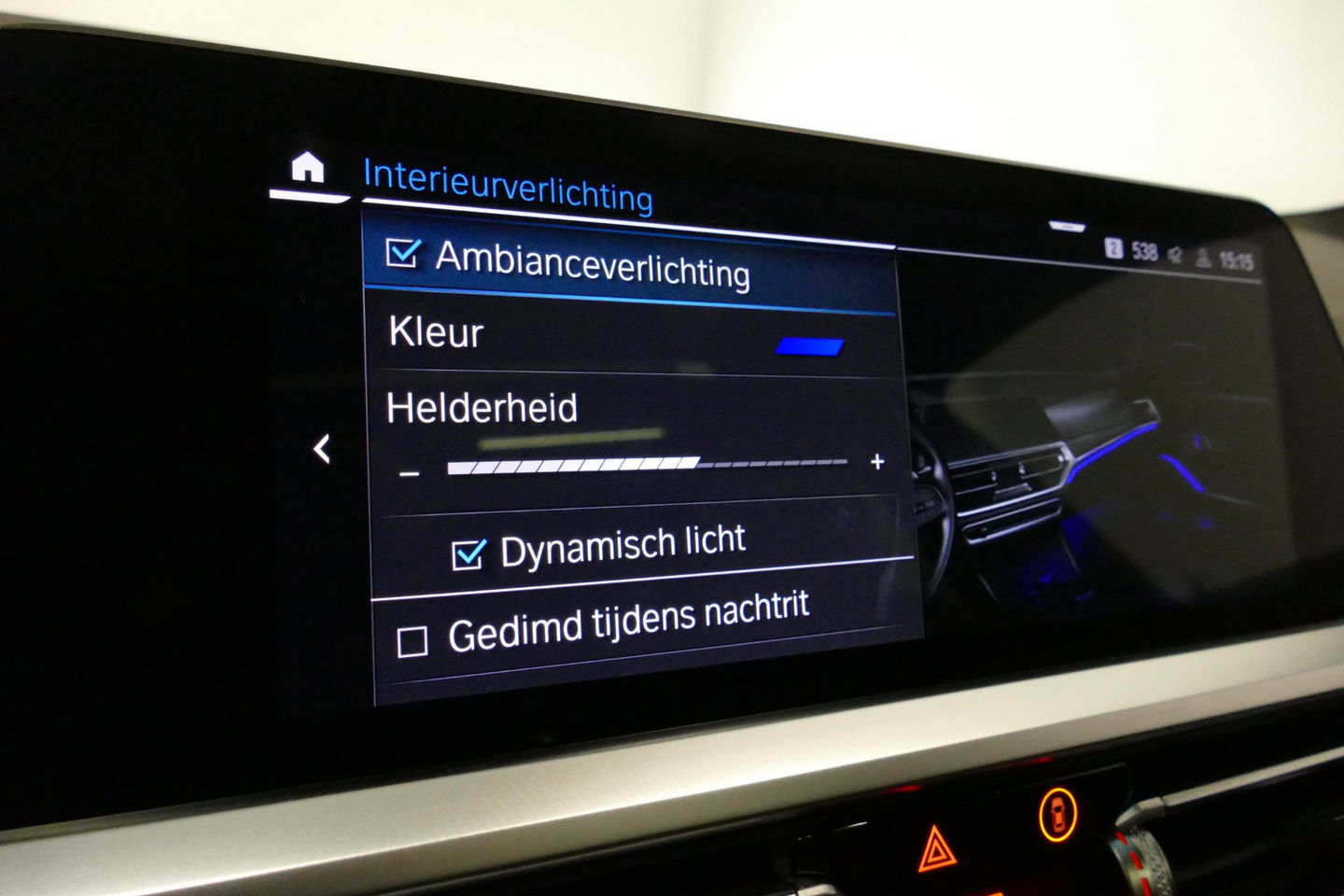 BMW 3 Serie Touring 330e xDrive M Sport / M340i Diffuser / Black Diamond M Grill / M340i M Sport bumper pakket / Schuif-/kanteldak / Elektr. verstelbare voorstoelen (links met memory) / Stoelverwarming / Apple Carplay - Android Auto / Achteruitrijcamera / Trekhaak (z