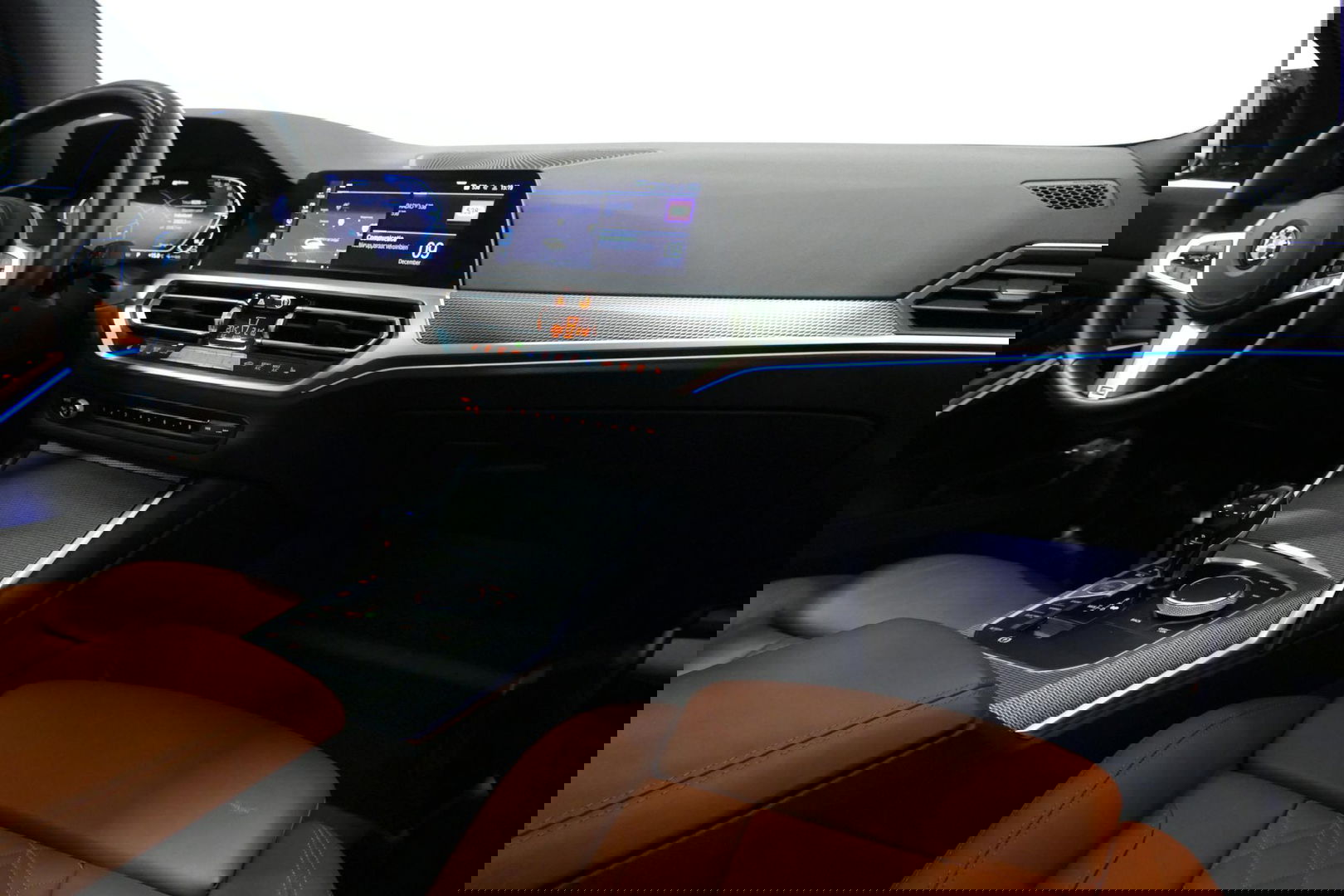 BMW 3 Serie Touring 330e xDrive M Sport / M340i Diffuser / Black Diamond M Grill / M340i M Sport bumper pakket / Schuif-/kanteldak / Elektr. verstelbare voorstoelen (links met memory) / Stoelverwarming / Apple Carplay - Android Auto / Achteruitrijcamera / Trekhaak (z