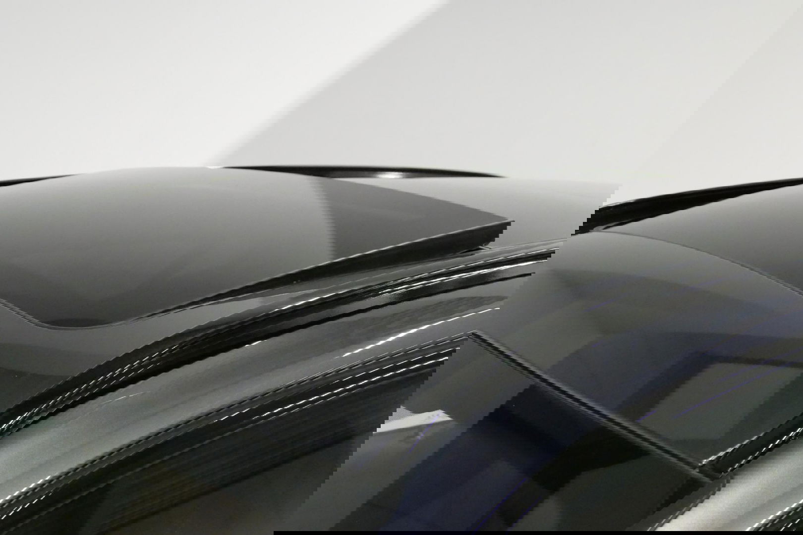 BMW 3 Serie Touring 330e xDrive M Sport / M340i Diffuser / Black Diamond M Grill / M340i M Sport bumper pakket / Schuif-/kanteldak / Elektr. verstelbare voorstoelen (links met memory) / Stoelverwarming / Apple Carplay - Android Auto / Achteruitrijcamera / Trekhaak (z