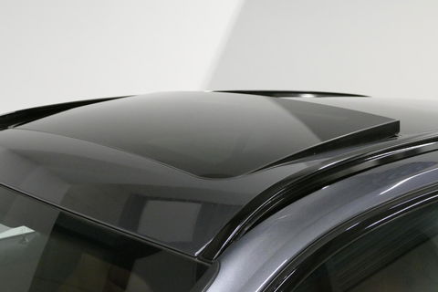 BMW 3 Serie Touring 330e xDrive M Sport / M340i Diffuser / Black Diamond M Grill / M340i M Sport bumper pakket / Schuif-/kanteldak / Elektr. verstelbare voorstoelen (links met memory) / Stoelverwarming / Apple Carplay - Android Auto / Achteruitrijcamera / Trekhaak (z