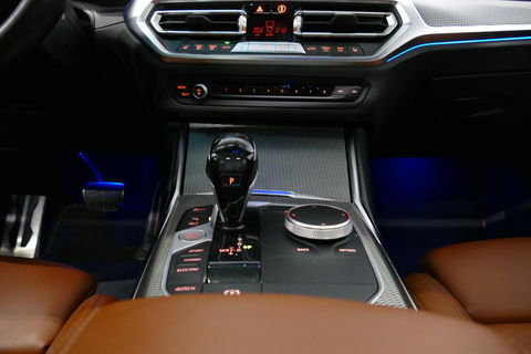BMW 3 Serie Touring 330e xDrive M Sport / M340i Diffuser / Black Diamond M Grill / M340i M Sport bumper pakket / Schuif-/kanteldak / Elektr. verstelbare voorstoelen (links met memory) / Stoelverwarming / Apple Carplay - Android Auto / Achteruitrijcamera / Trekhaak (z