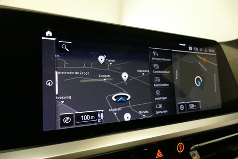 BMW 3 Serie Touring 330e xDrive M Sport / M340i Diffuser / Black Diamond M Grill / M340i M Sport bumper pakket / Schuif-/kanteldak / Elektr. verstelbare voorstoelen (links met memory) / Stoelverwarming / Apple Carplay - Android Auto / Achteruitrijcamera / Trekhaak (z