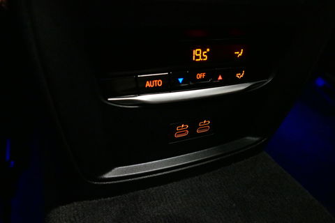 BMW 3 Serie Touring 330e xDrive M Sport / M340i Diffuser / Black Diamond M Grill / M340i M Sport bumper pakket / Schuif-/kanteldak / Elektr. verstelbare voorstoelen (links met memory) / Stoelverwarming / Apple Carplay - Android Auto / Achteruitrijcamera / Trekhaak (z