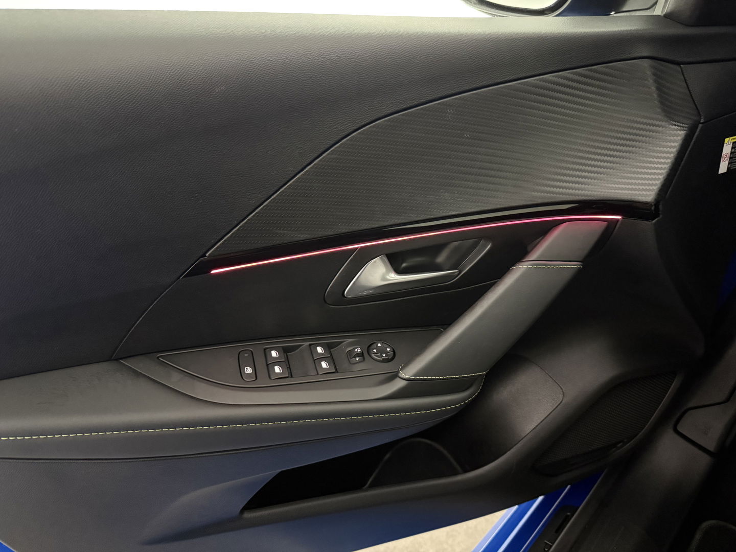 Peugeot 208 EV GT 350 50 kWh | SOH 91% | Snelladen | Pano | 360° | Virtual | Sfeerverl. | Carplay | Stoelverw. | Keyless | NAP