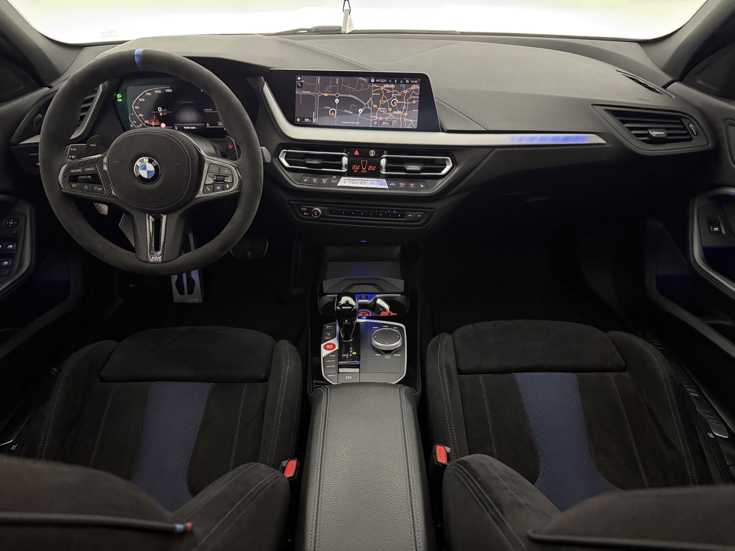BMW 1-serie M135i xDrive M-Sport | Pano | HuD | Alcantara | Virtual | Sfeer | Stoelverw. | Carplay | Cruise