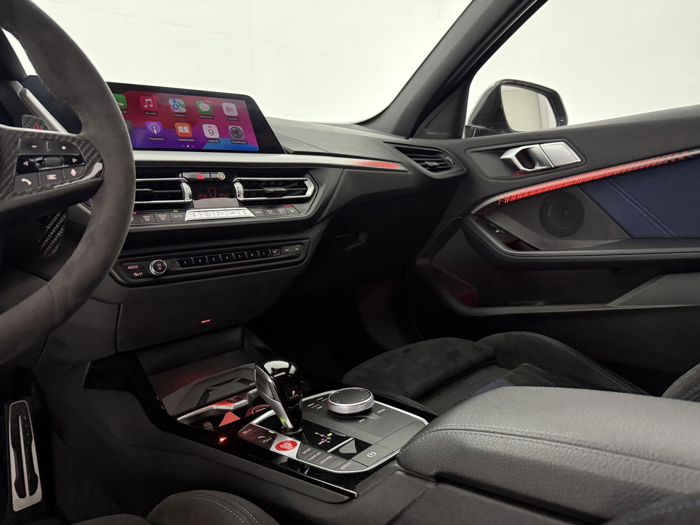 BMW 1-serie M135i xDrive M-Sport | Pano | HuD | Alcantara | Virtual | Sfeer | Stoelverw. | Carplay | Cruise