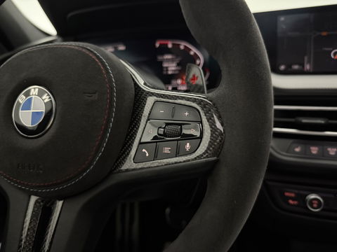 BMW 1-serie M135i xDrive M-Sport | Pano | HuD | Alcantara | Virtual | Sfeer | Stoelverw. | Carplay | Cruise