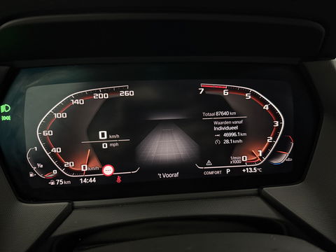 BMW 1-serie M135i xDrive M-Sport | Pano | HuD | Alcantara | Virtual | Sfeer | Stoelverw. | Carplay | Cruise