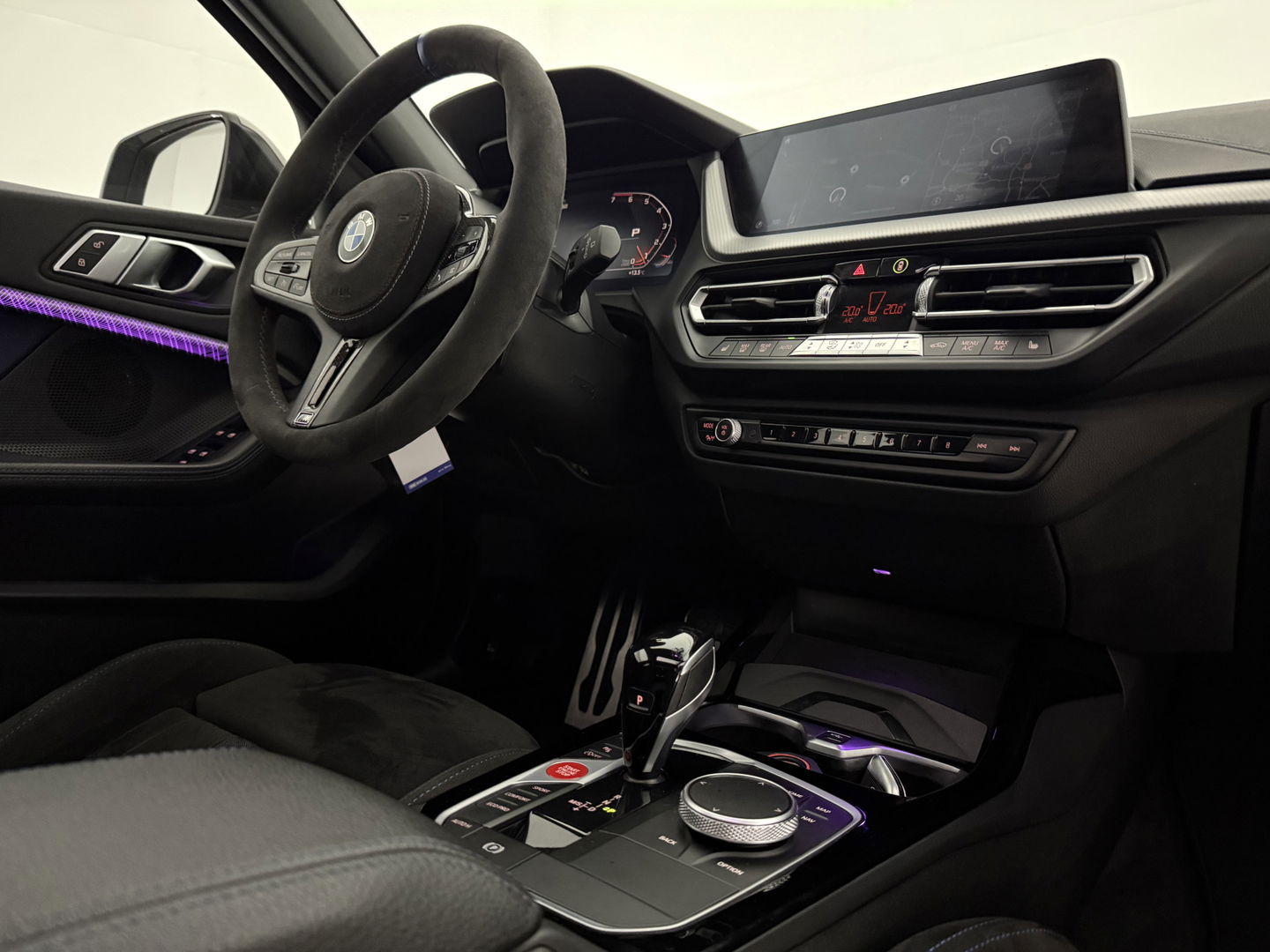 BMW 1-serie M135i xDrive M-Sport | Pano | HuD | Alcantara | Virtual | Sfeer | Stoelverw. | Carplay | Cruise