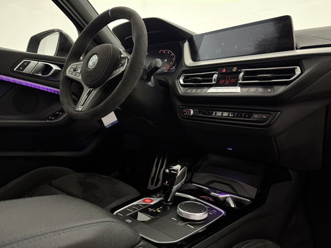 BMW 1-serie M135i xDrive M-Sport | Pano | HuD | Alcantara | Virtual | Sfeer | Stoelverw. | Carplay | Cruise