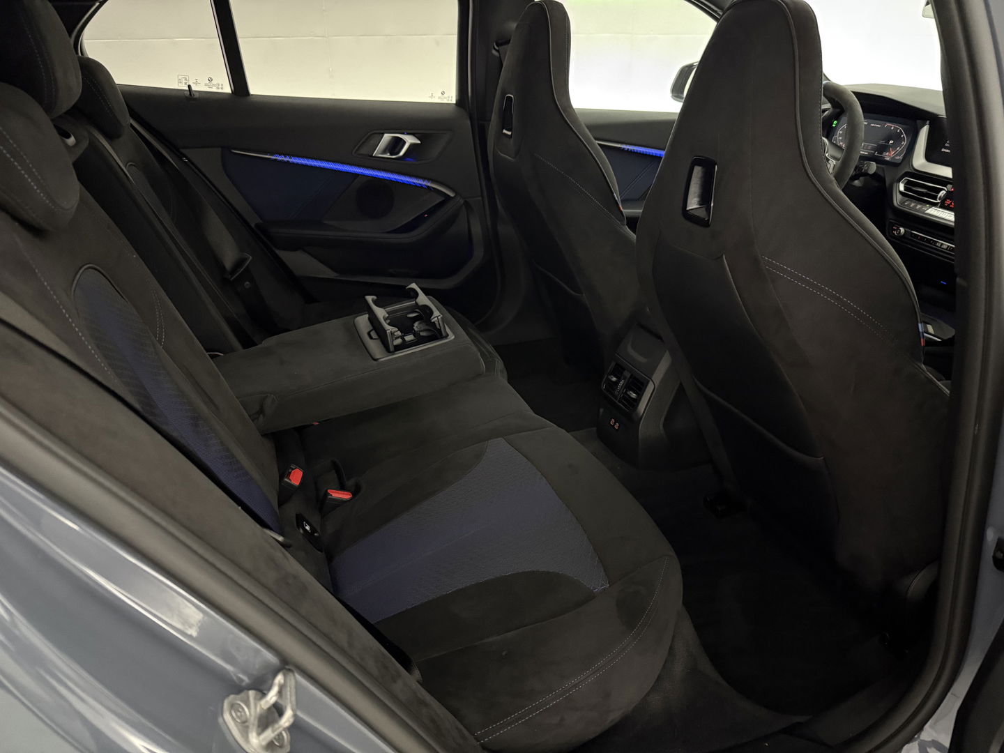 BMW 1-serie M135i xDrive M-Sport | Pano | HuD | Alcantara | Virtual | Sfeer | Stoelverw. | Carplay | Cruise