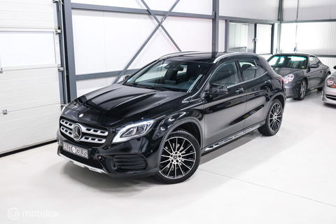 Mercedes-Benz GLA 250 4Matic Premium Plus AMG | Panorama | Adaptive cruise | Camera | All Seasons | Trekhaak | LED | Stoelverwarming | rijklaarpri