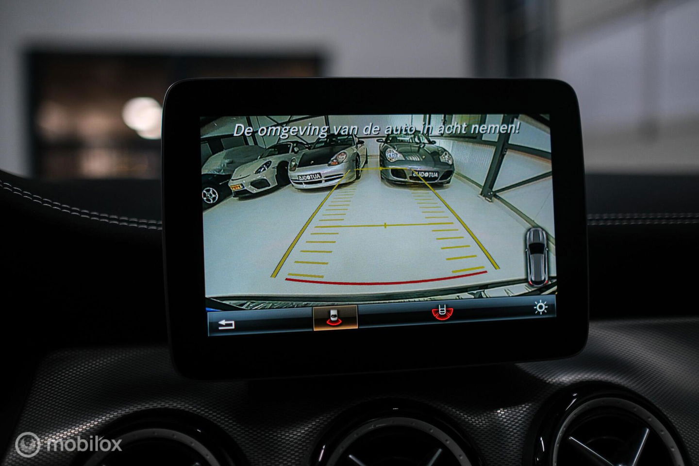 Mercedes-Benz GLA 250 4Matic Premium Plus AMG | Panorama | Adaptive cruise | Camera | All Seasons | Trekhaak | LED | Stoelverwarming | rijklaarpri