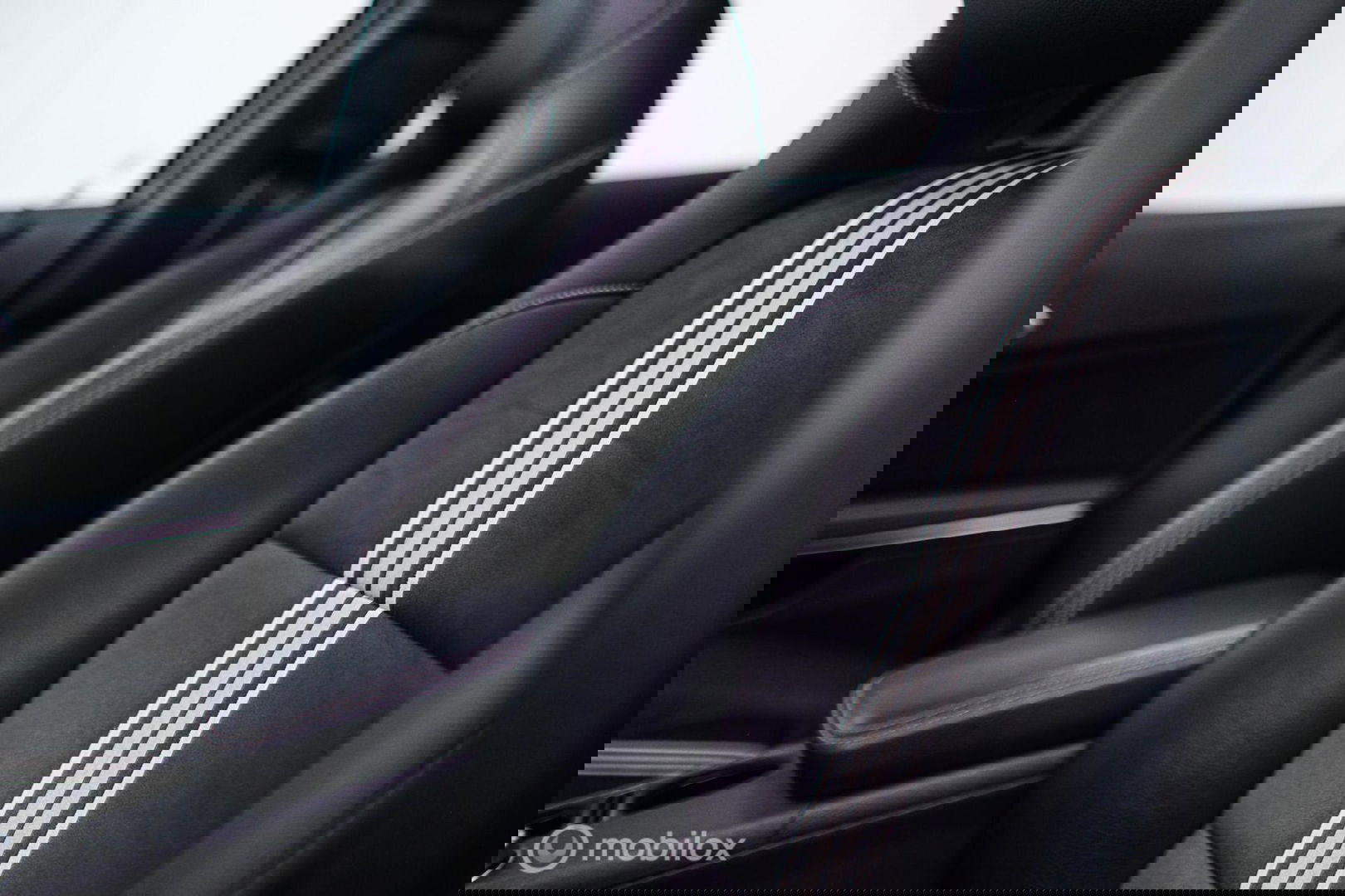 Mercedes-Benz GLA 250 4Matic Premium Plus AMG | Panorama | Adaptive cruise | Camera | All Seasons | Trekhaak | LED | Stoelverwarming | rijklaarpri