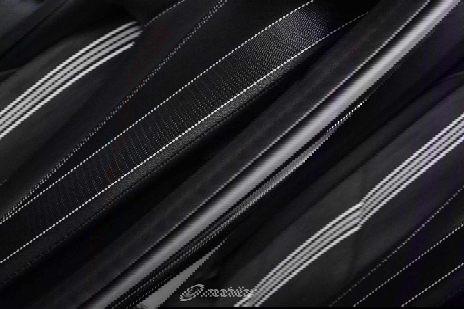 Mercedes-Benz GLA 250 4Matic Premium Plus AMG | Panorama | Adaptive cruise | Camera | All Seasons | Trekhaak | LED | Stoelverwarming | rijklaarpri