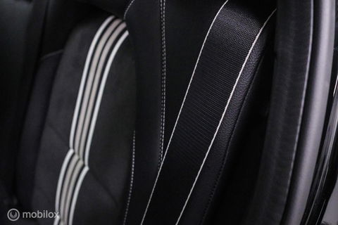 Mercedes-Benz GLA 250 4Matic Premium Plus AMG | Panorama | Adaptive cruise | Camera | All Seasons | Trekhaak | LED | Stoelverwarming | rijklaarpri