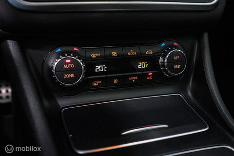 Mercedes-Benz GLA 250 4Matic Premium Plus AMG | Panorama | Adaptive cruise | Camera | All Seasons | Trekhaak | LED | Stoelverwarming | rijklaarpri