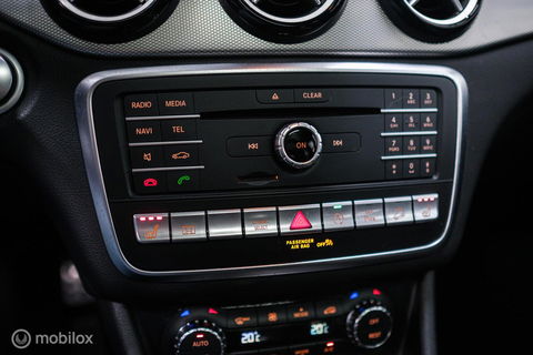 Mercedes-Benz GLA 250 4Matic Premium Plus AMG | Panorama | Adaptive cruise | Camera | All Seasons | Trekhaak | LED | Stoelverwarming | rijklaarpri