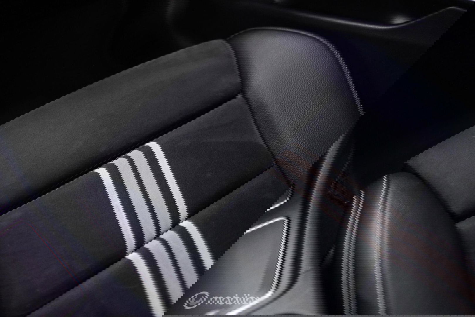 Mercedes-Benz GLA 250 4Matic Premium Plus AMG | Panorama | Adaptive cruise | Camera | All Seasons | Trekhaak | LED | Stoelverwarming | rijklaarpri