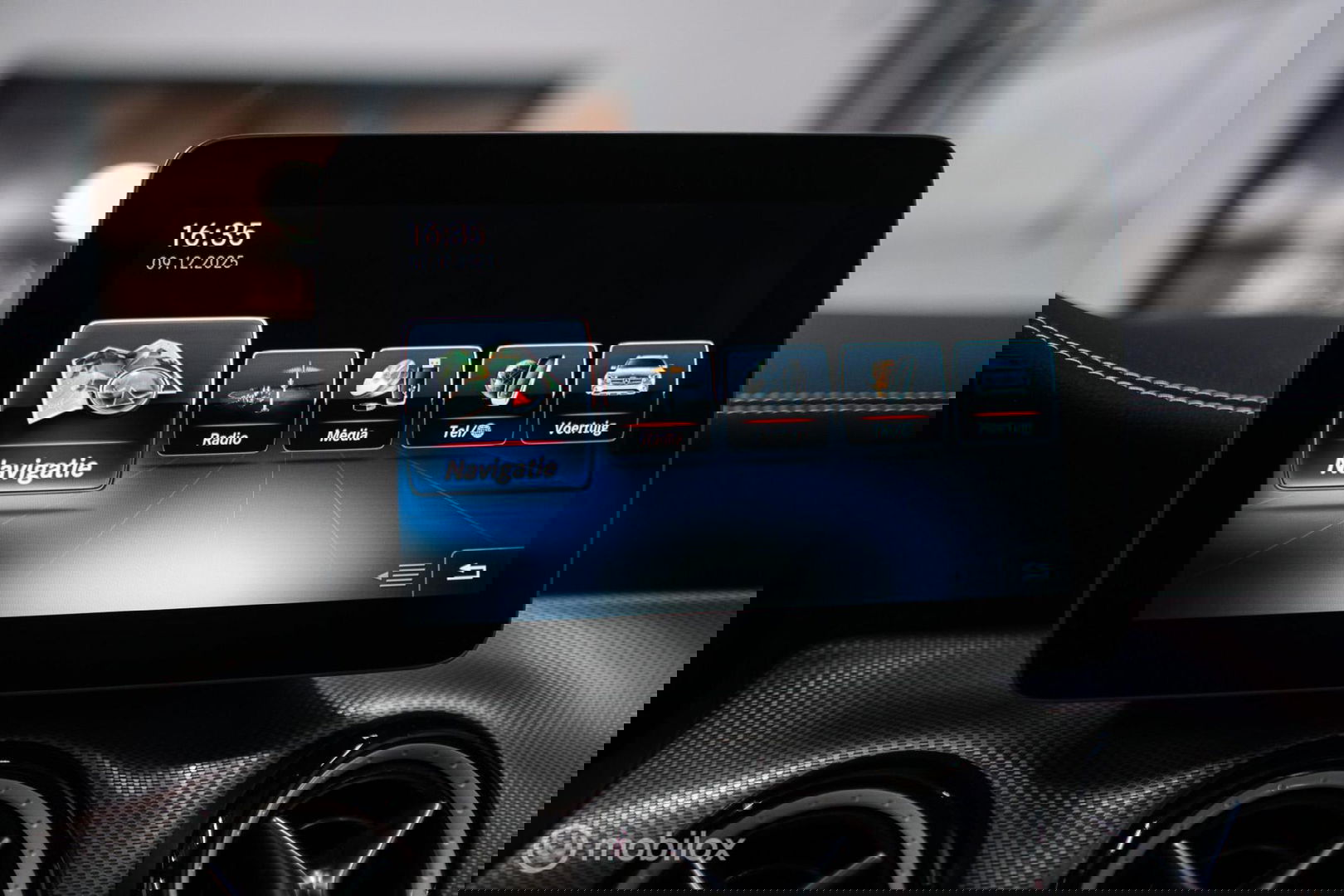 Mercedes-Benz GLA 250 4Matic Premium Plus AMG | Panorama | Adaptive cruise | Camera | All Seasons | Trekhaak | LED | Stoelverwarming | rijklaarpri