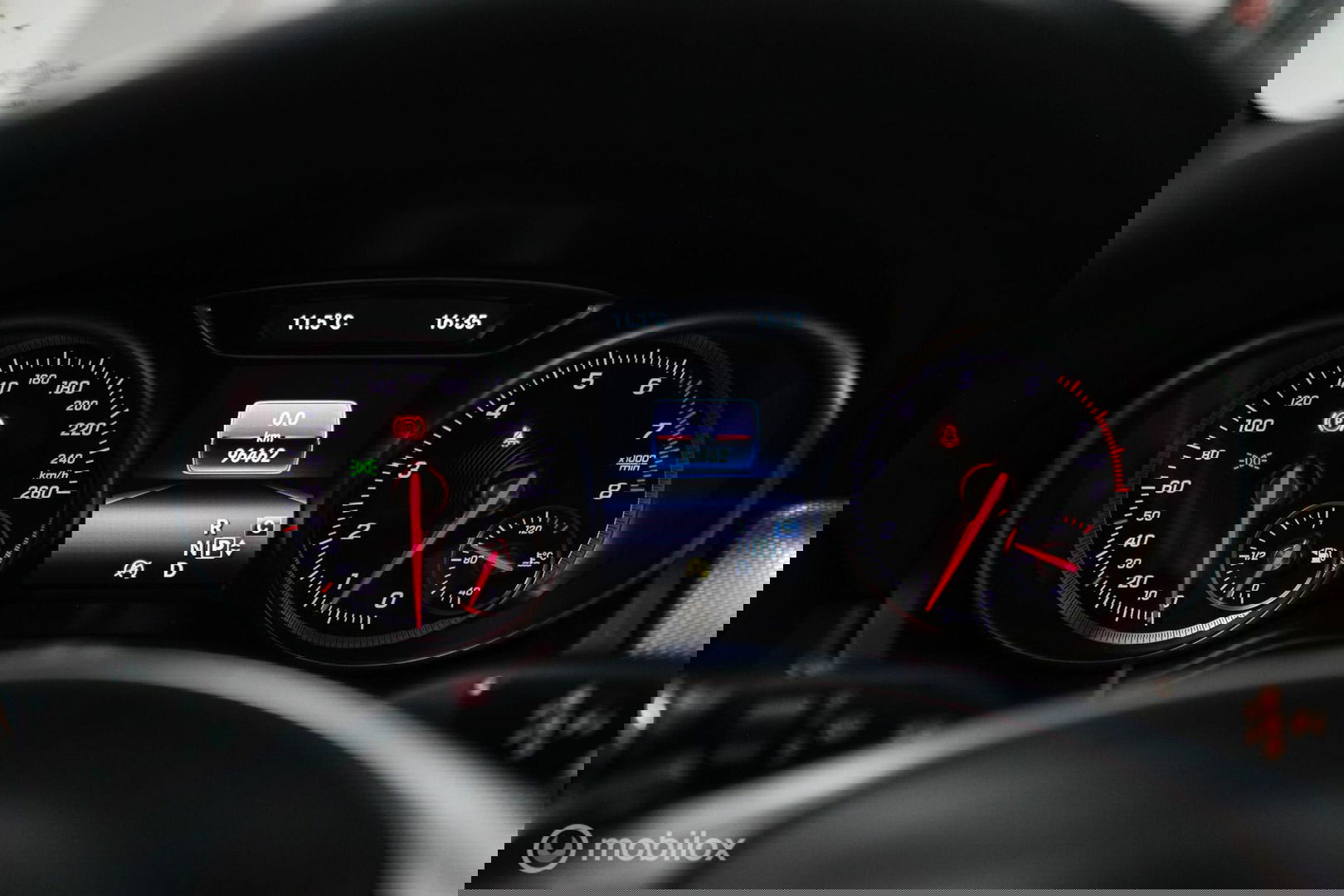 Mercedes-Benz GLA 250 4Matic Premium Plus AMG | Panorama | Adaptive cruise | Camera | All Seasons | Trekhaak | LED | Stoelverwarming | rijklaarpri