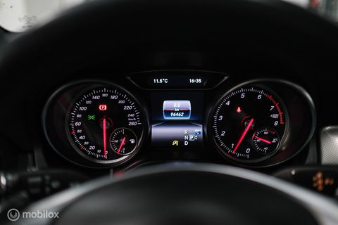 Mercedes-Benz GLA 250 4Matic Premium Plus AMG | Panorama | Adaptive cruise | Camera | All Seasons | Trekhaak | LED | Stoelverwarming | rijklaarpri