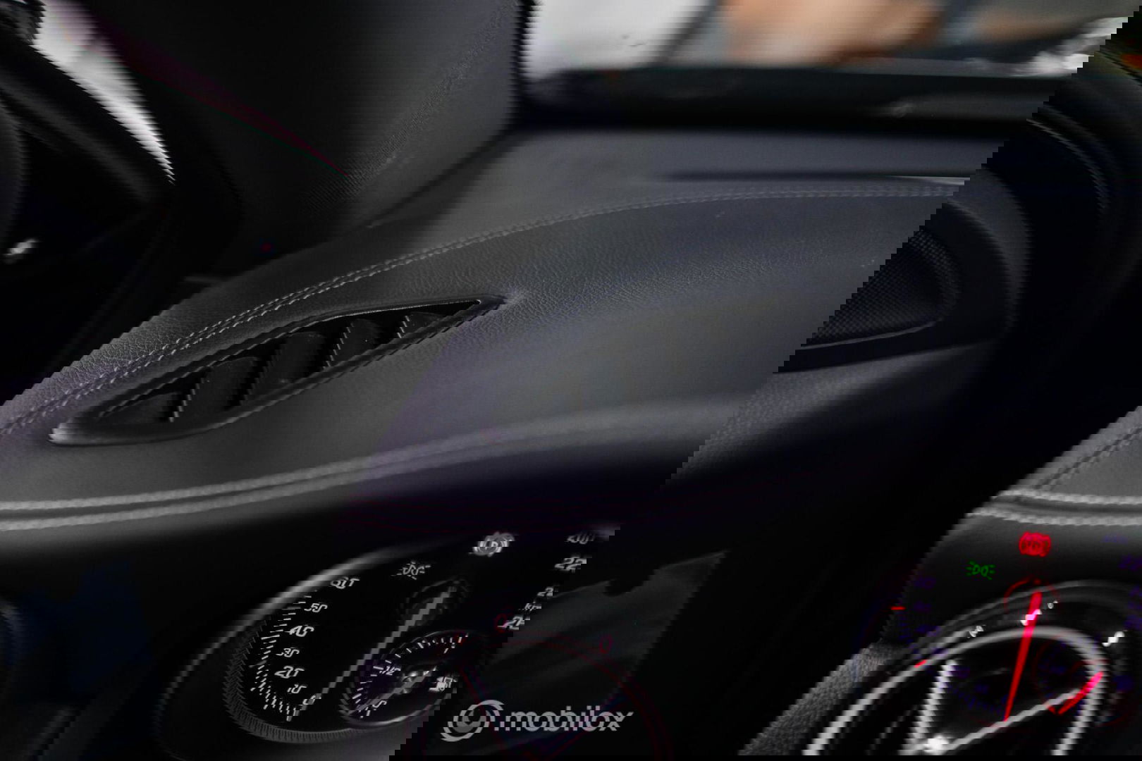 Mercedes-Benz GLA 250 4Matic Premium Plus AMG | Panorama | Adaptive cruise | Camera | All Seasons | Trekhaak | LED | Stoelverwarming | rijklaarpri