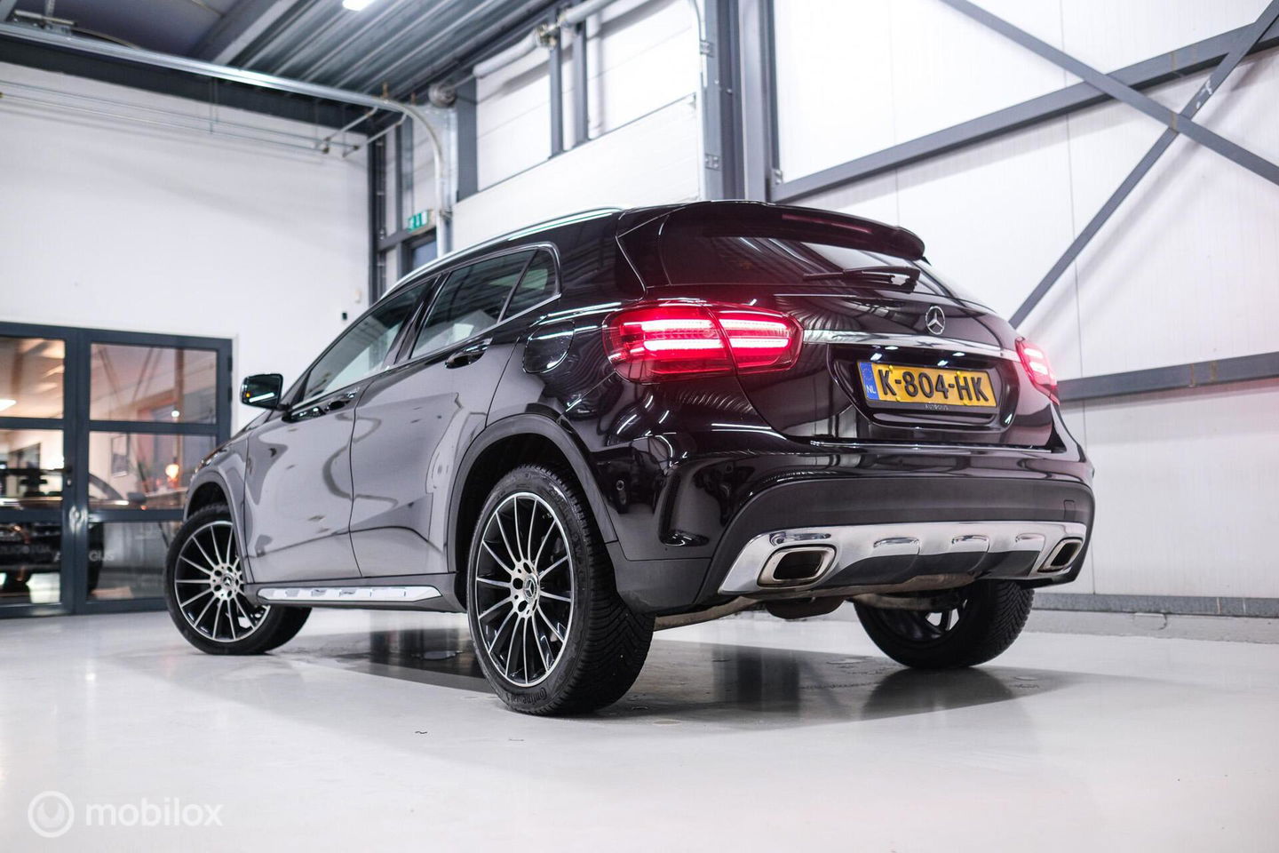 Mercedes-Benz GLA 250 4Matic Premium Plus AMG | Panorama | Adaptive cruise | Camera | All Seasons | Trekhaak | LED | Stoelverwarming | rijklaarpri