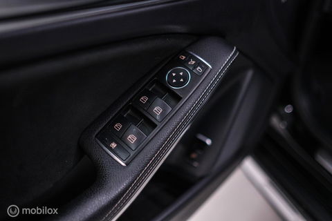 Mercedes-Benz GLA 250 4Matic Premium Plus AMG | Panorama | Adaptive cruise | Camera | All Seasons | Trekhaak | LED | Stoelverwarming | rijklaarpri