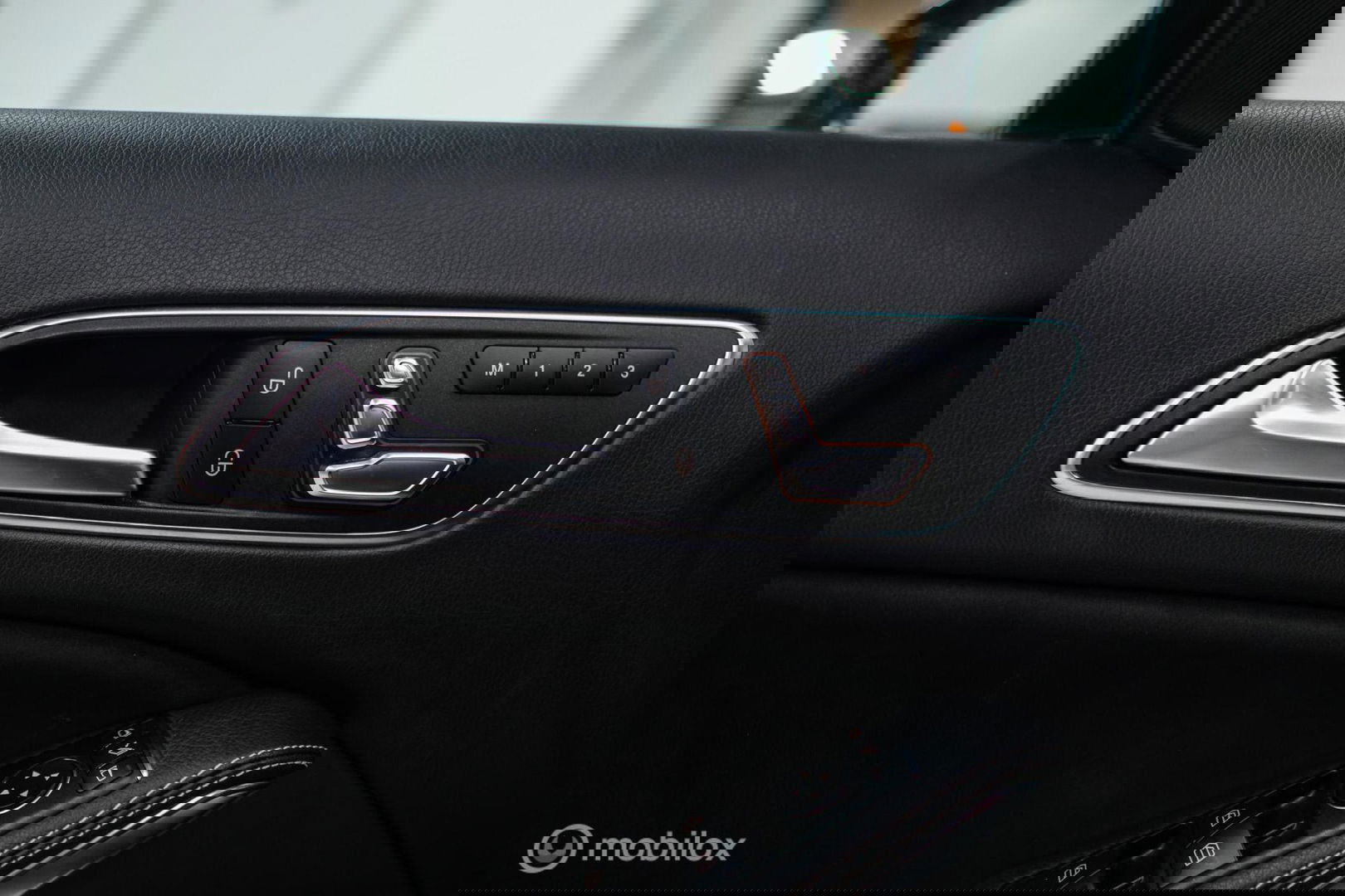 Mercedes-Benz GLA 250 4Matic Premium Plus AMG | Panorama | Adaptive cruise | Camera | All Seasons | Trekhaak | LED | Stoelverwarming | rijklaarpri