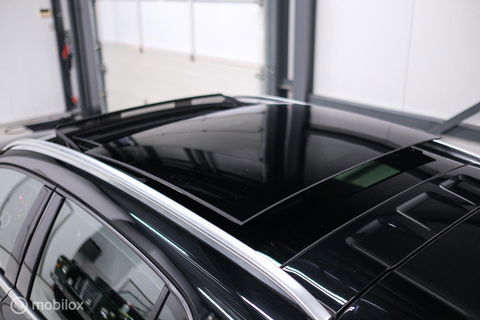 Mercedes-Benz GLA 250 4Matic Premium Plus AMG | Panorama | Adaptive cruise | Camera | All Seasons | Trekhaak | LED | Stoelverwarming | rijklaarpri