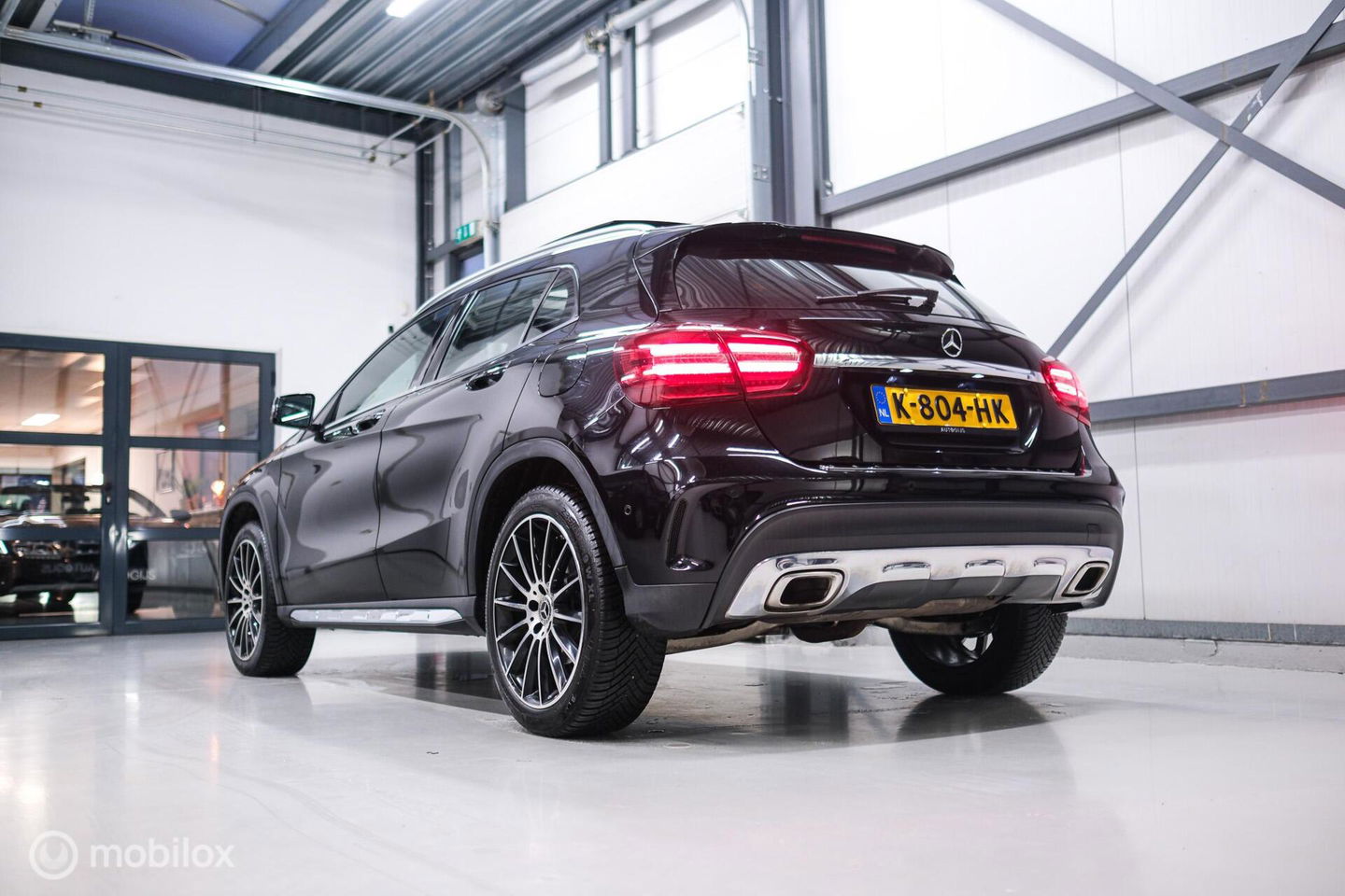 Mercedes-Benz GLA 250 4Matic Premium Plus AMG | Panorama | Adaptive cruise | Camera | All Seasons | Trekhaak | LED | Stoelverwarming | rijklaarpri