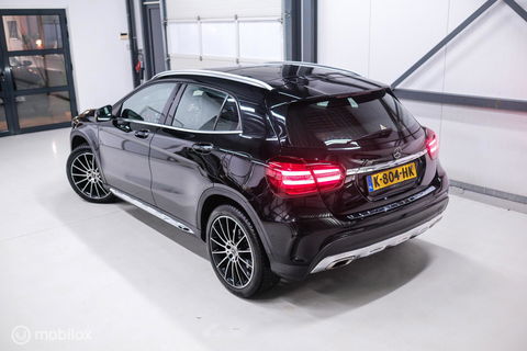 Mercedes-Benz GLA 250 4Matic Premium Plus AMG | Panorama | Adaptive cruise | Camera | All Seasons | Trekhaak | LED | Stoelverwarming | rijklaarpri