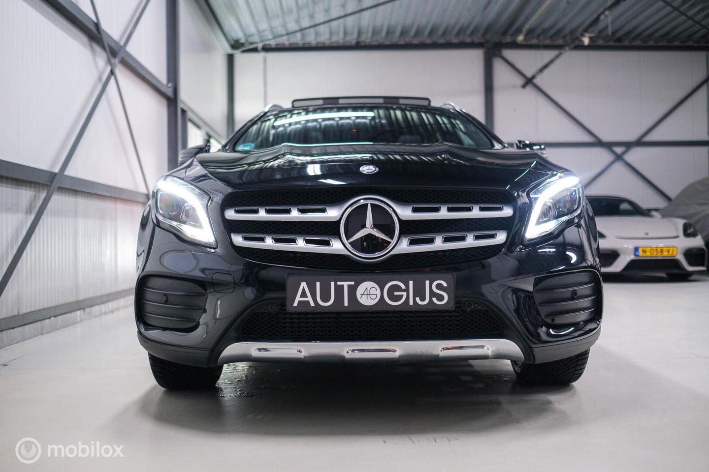 Mercedes-Benz GLA 250 4Matic Premium Plus AMG | Panorama | Adaptive cruise | Camera | All Seasons | Trekhaak | LED | Stoelverwarming | rijklaarpri