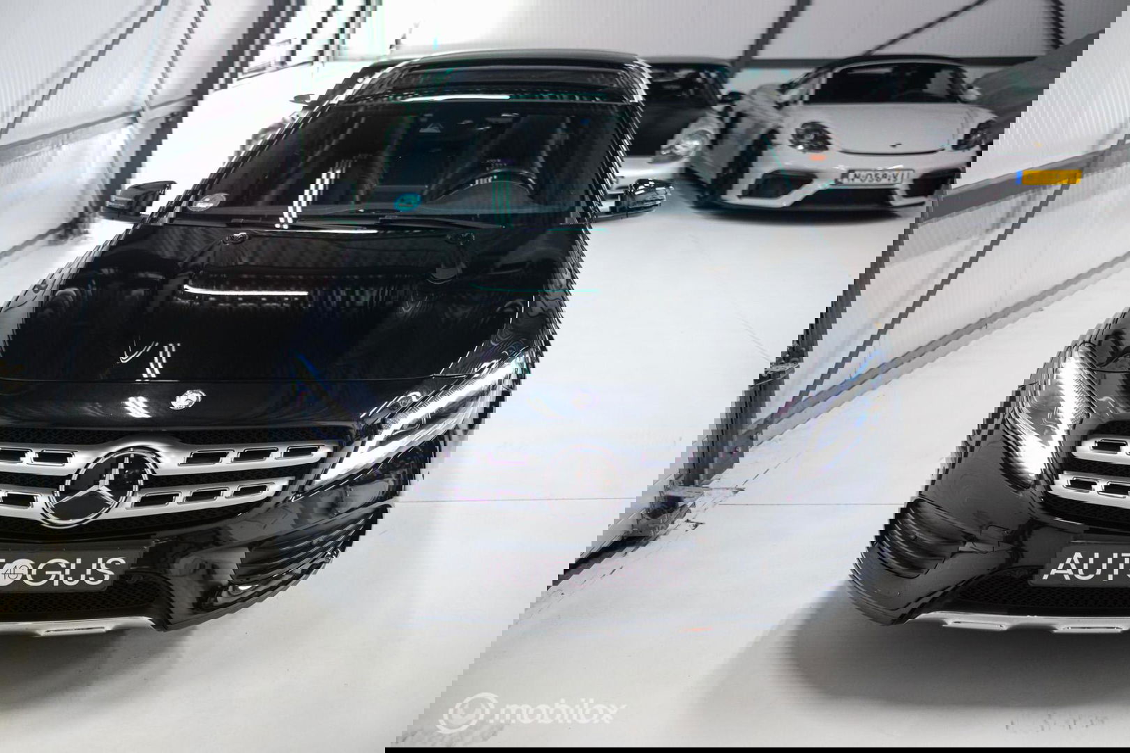 Mercedes-Benz GLA 250 4Matic Premium Plus AMG | Panorama | Adaptive cruise | Camera | All Seasons | Trekhaak | LED | Stoelverwarming | rijklaarpri