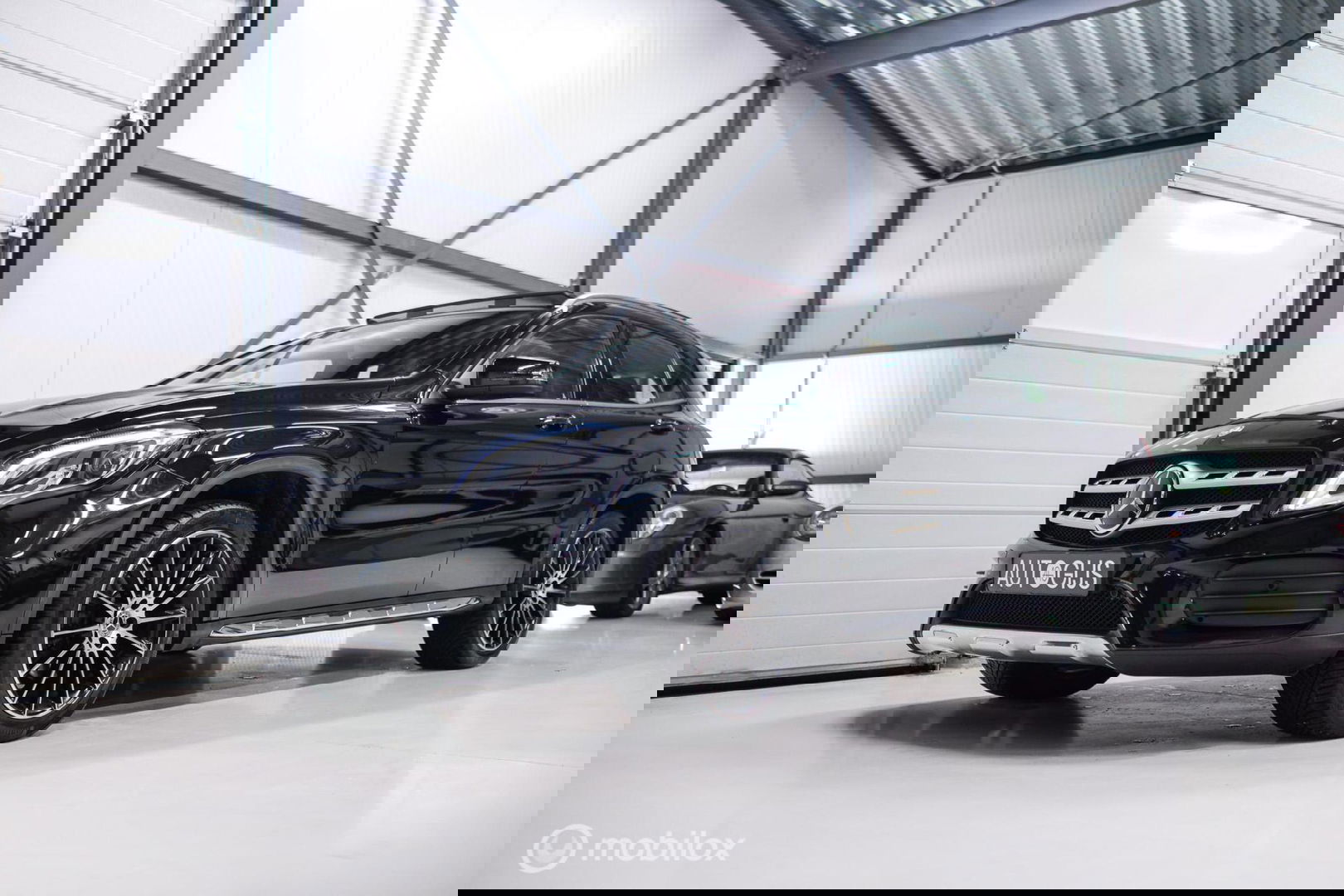 Mercedes-Benz GLA 250 4Matic Premium Plus AMG | Panorama | Adaptive cruise | Camera | All Seasons | Trekhaak | LED | Stoelverwarming | rijklaarpri