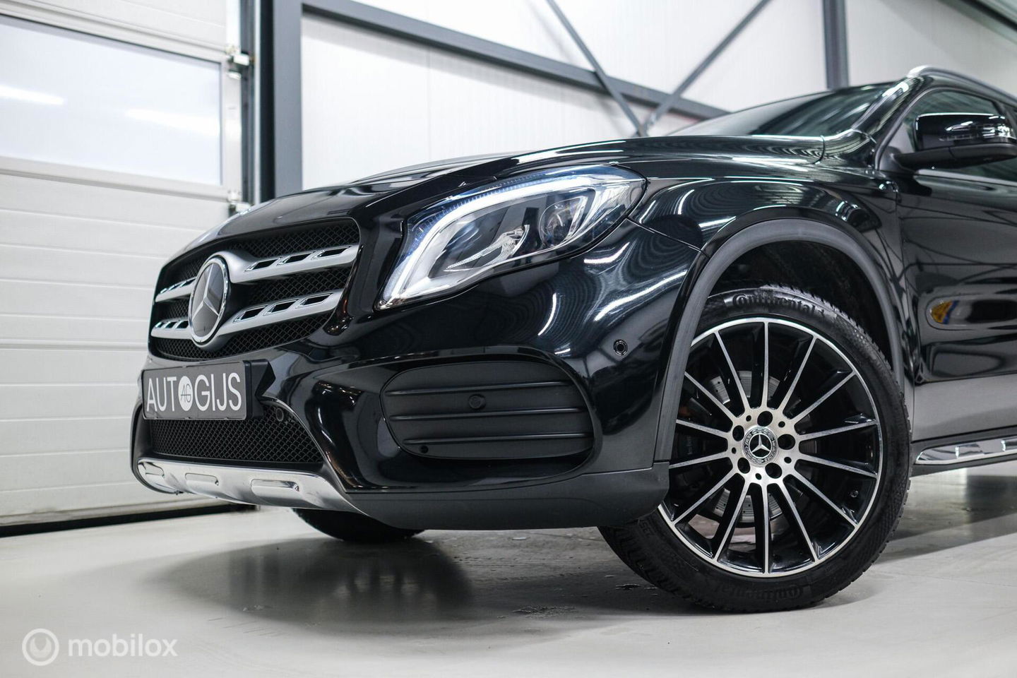 Mercedes-Benz GLA 250 4Matic Premium Plus AMG | Panorama | Adaptive cruise | Camera | All Seasons | Trekhaak | LED | Stoelverwarming | rijklaarpri