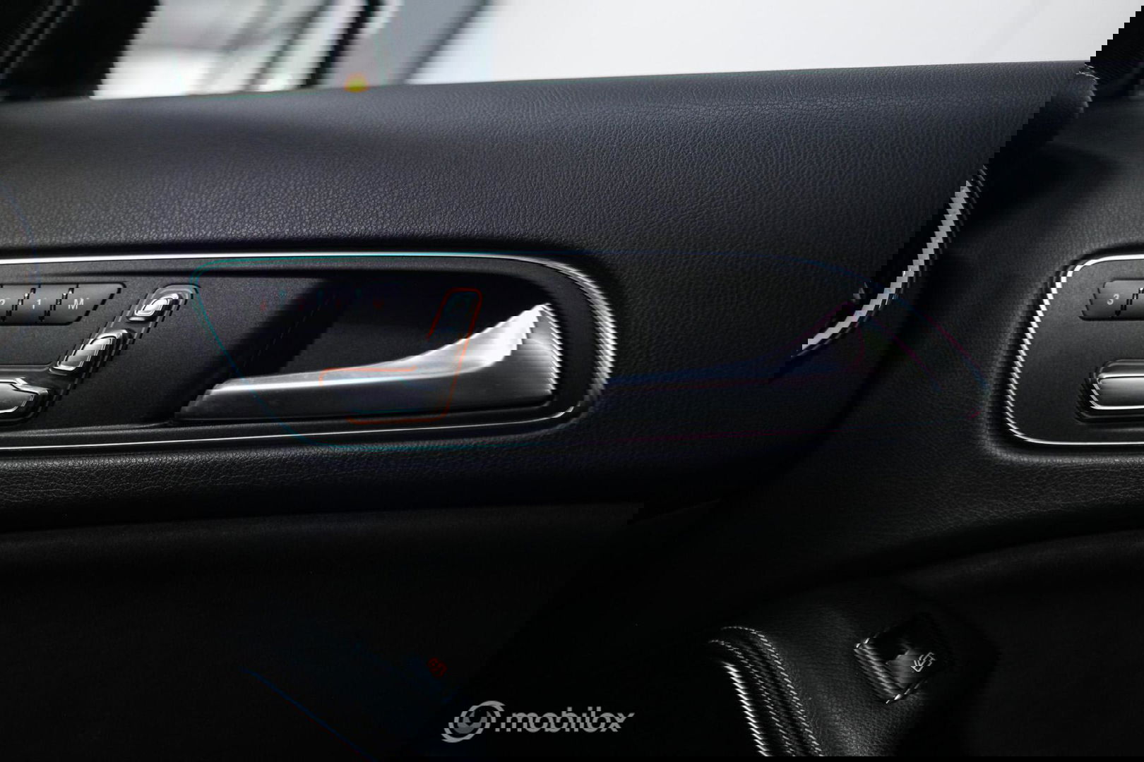 Mercedes-Benz GLA 250 4Matic Premium Plus AMG | Panorama | Adaptive cruise | Camera | All Seasons | Trekhaak | LED | Stoelverwarming | rijklaarpri