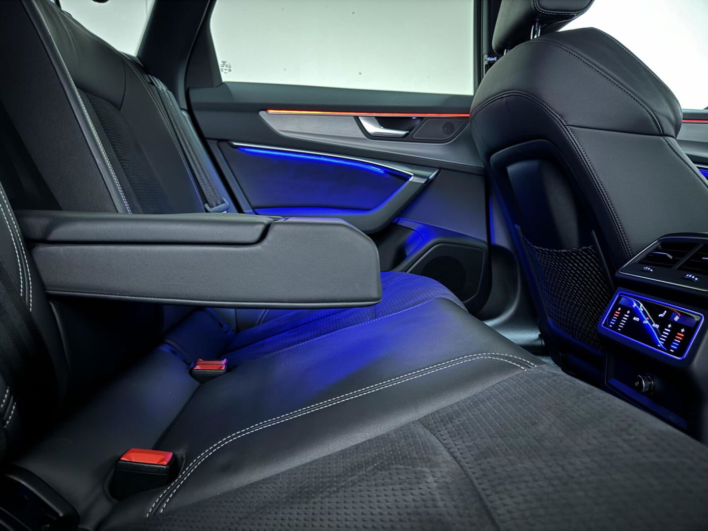 Audi A6 Avant 55 TFSI e Quattro Competition S-Line Edition Pano HUD Sfeer