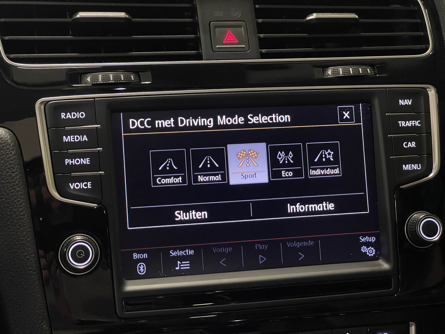 Volkswagen Golf 1.4 TSI ACT Highline | Automaat! | Panoramadak | Leder | Adaptieve Cruise Control | Lane Assist | Camera | Stoelverwarming | Xenon | Navigatie | Bluetooth | Grootlicht Assistent |