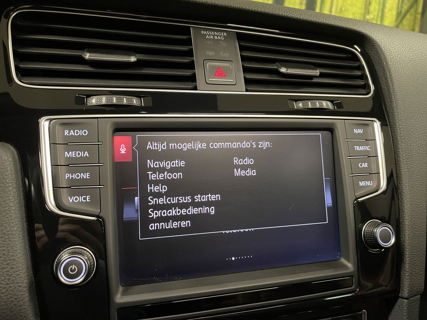 Volkswagen Golf 1.4 TSI ACT Highline | Automaat! | Panoramadak | Leder | Adaptieve Cruise Control | Lane Assist | Camera | Stoelverwarming | Xenon | Navigatie | Bluetooth | Grootlicht Assistent |