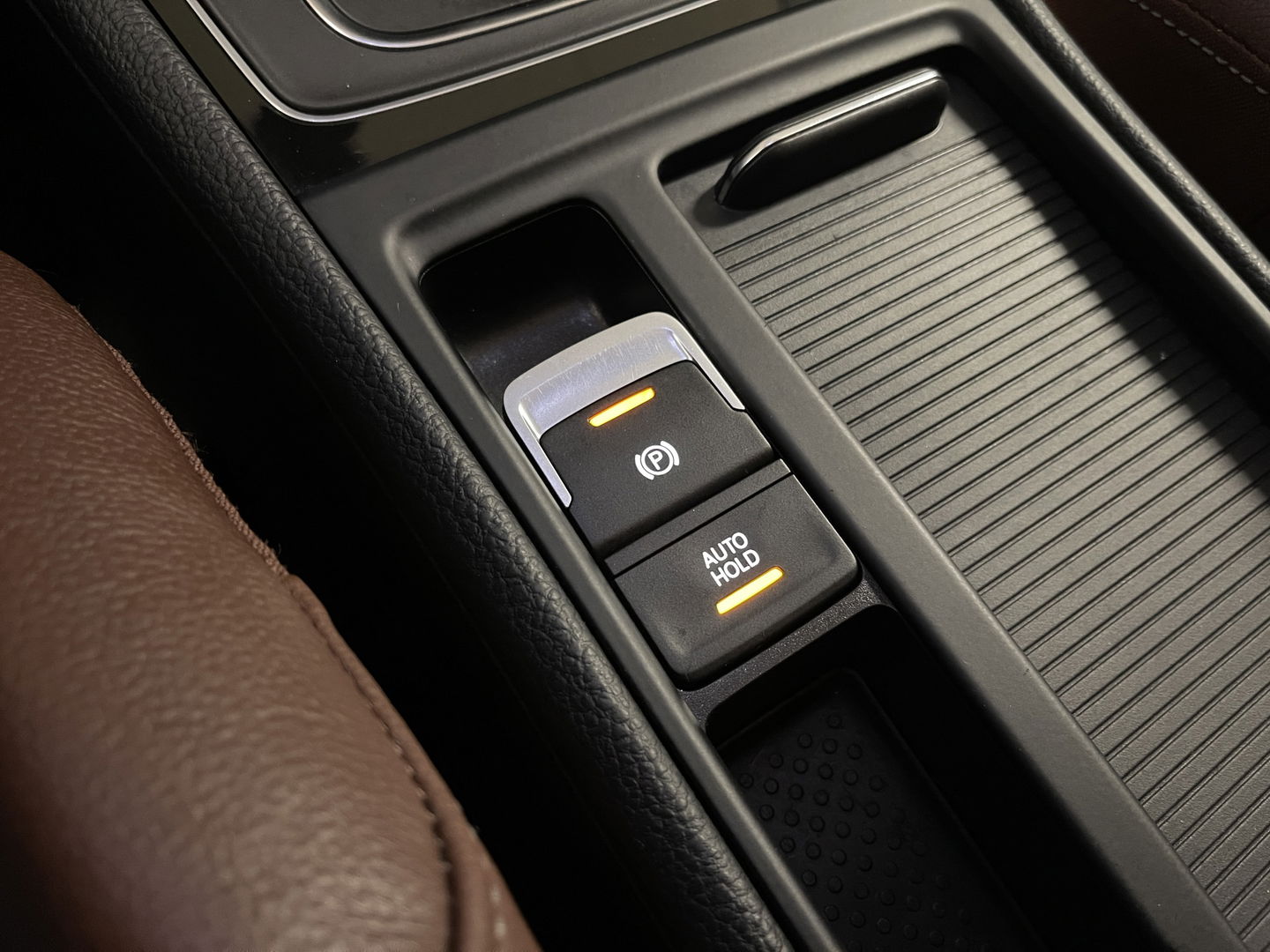 Volkswagen Golf 1.4 TSI ACT Highline | Automaat! | Panoramadak | Leder | Adaptieve Cruise Control | Lane Assist | Camera | Stoelverwarming | Xenon | Navigatie | Bluetooth | Grootlicht Assistent |