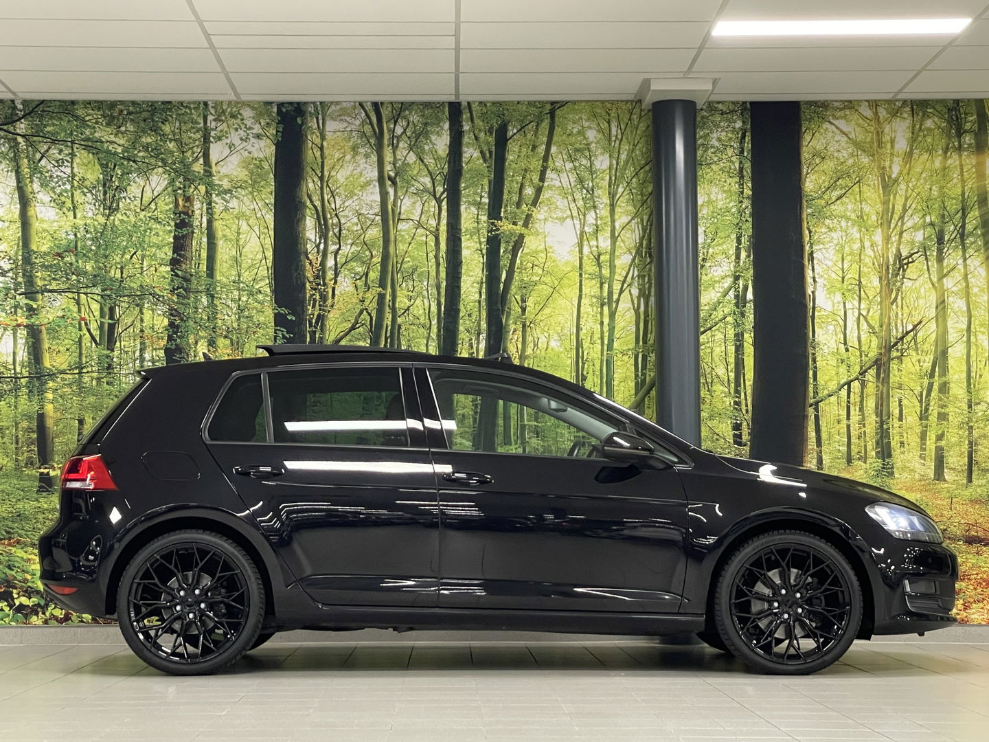 Volkswagen Golf 1.4 TSI ACT Highline | Automaat! | Panoramadak | Leder | Adaptieve Cruise Control | Lane Assist | Camera | Stoelverwarming | Xenon | Navigatie | Bluetooth | Grootlicht Assistent |