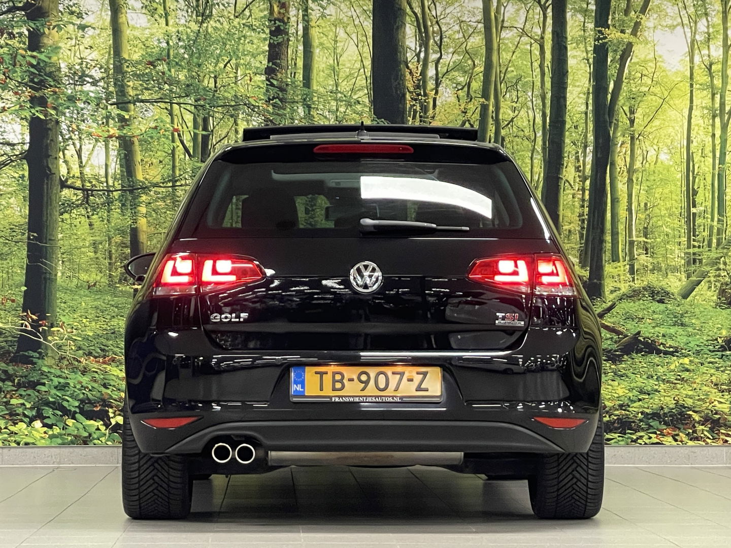 Volkswagen Golf 1.4 TSI ACT Highline | Automaat! | Panoramadak | Leder | Adaptieve Cruise Control | Lane Assist | Camera | Stoelverwarming | Xenon | Navigatie | Bluetooth | Grootlicht Assistent |