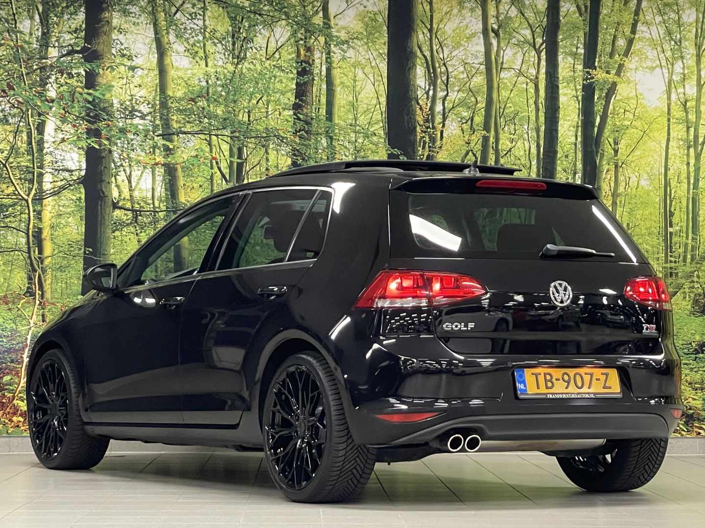 Volkswagen Golf 1.4 TSI ACT Highline | Automaat! | Panoramadak | Leder | Adaptieve Cruise Control | Lane Assist | Camera | Stoelverwarming | Xenon | Navigatie | Bluetooth | Grootlicht Assistent |