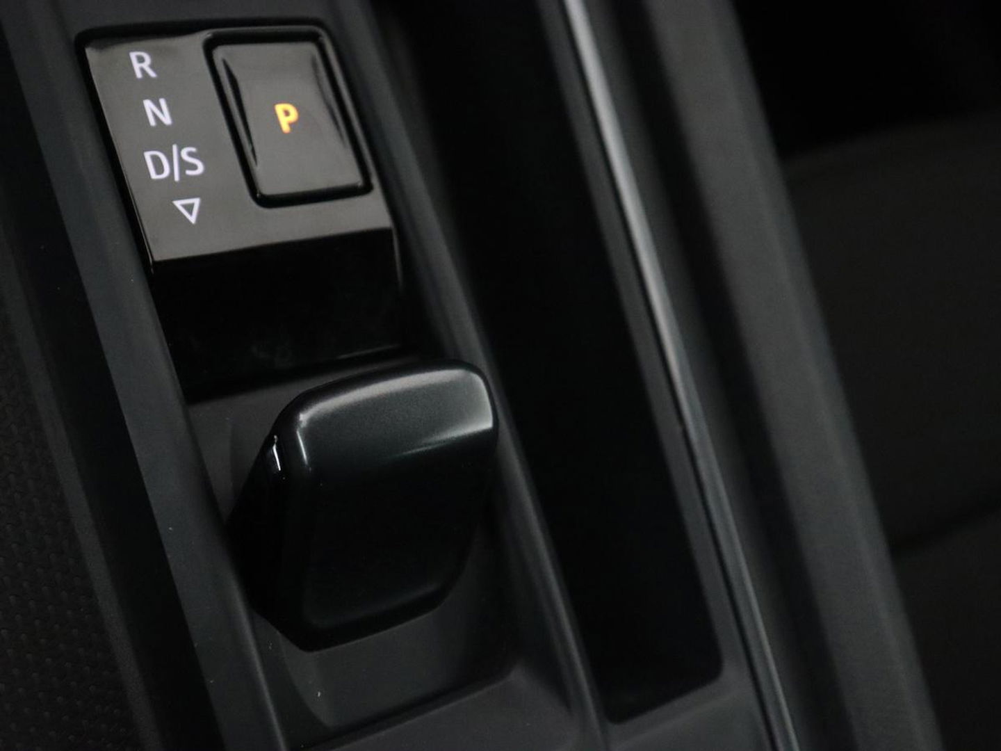 CUPRA Leon 1.4 eHybrid VZ | 245pk | Stoelverwarming | Carplay | Camera | Sfeerverlichting | Navigatie | Adaptive cruise | Keyless | Sportstoelen | 19'' | Full LED | Stuurverwarming | PHEV | Plug In