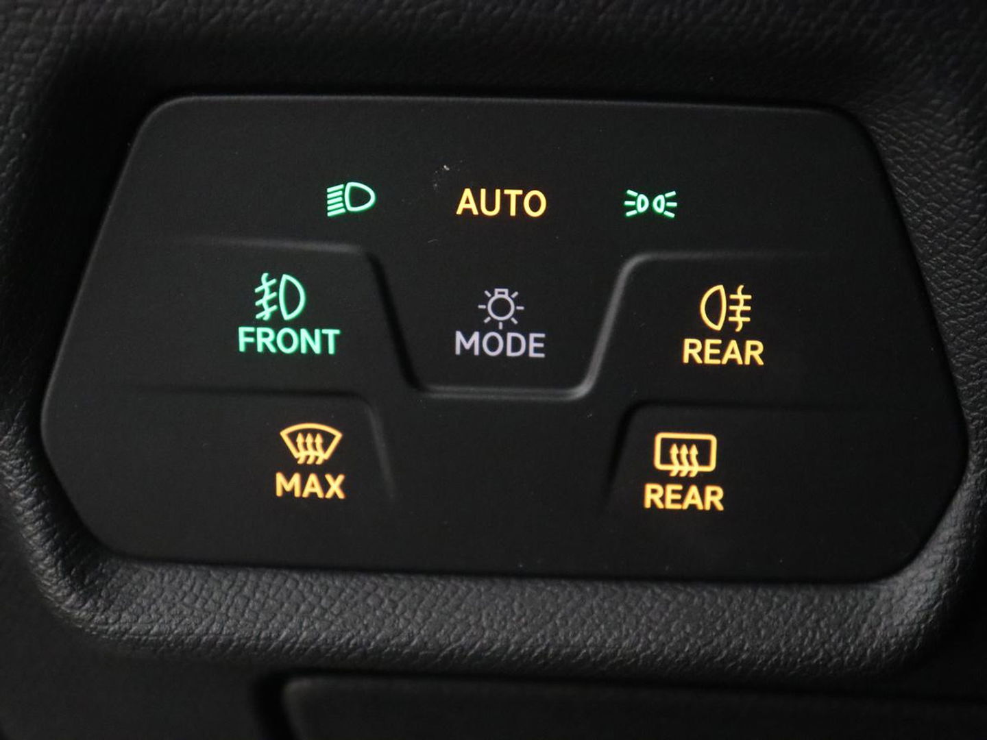 CUPRA Leon 1.4 eHybrid VZ | 245pk | Stoelverwarming | Carplay | Camera | Sfeerverlichting | Navigatie | Adaptive cruise | Keyless | Sportstoelen | 19'' | Full LED | Stuurverwarming | PHEV | Plug In