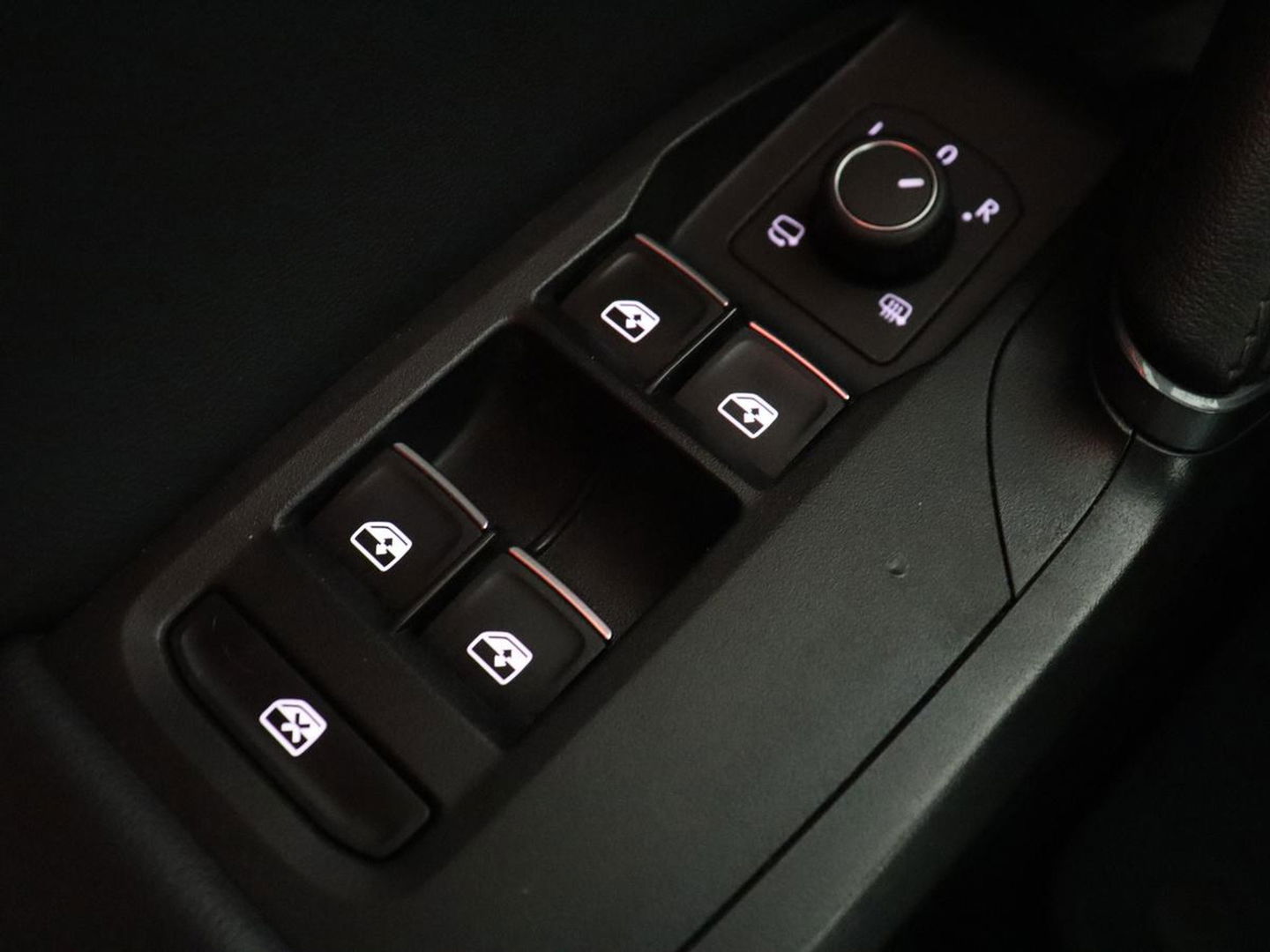 CUPRA Leon 1.4 eHybrid VZ | 245pk | Stoelverwarming | Carplay | Camera | Sfeerverlichting | Navigatie | Adaptive cruise | Keyless | Sportstoelen | 19'' | Full LED | Stuurverwarming | PHEV | Plug In